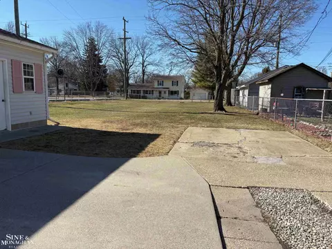 Exterior - 1609 Saint Clair Riv, Algonac, MI 48001 photo 5 of 5