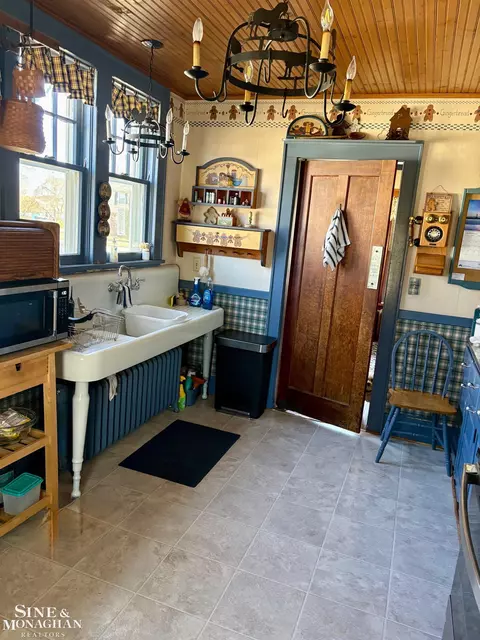 Kitchen - 1609 Saint Clair Riv, Algonac, MI 48001 photo 1 of 2