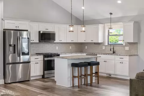 Kitchen - 1810 Riley, Saint Clair, MI 48079 photo 3 of 5