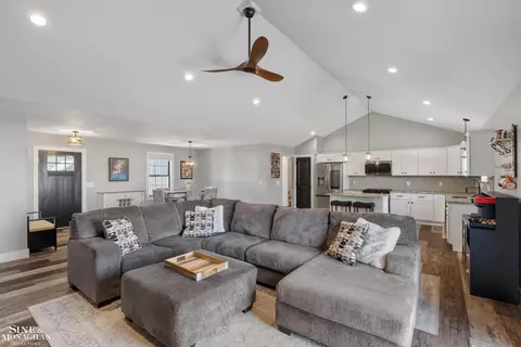 Living - 1810 Riley, Saint Clair, MI 48079 photo 3 of 3