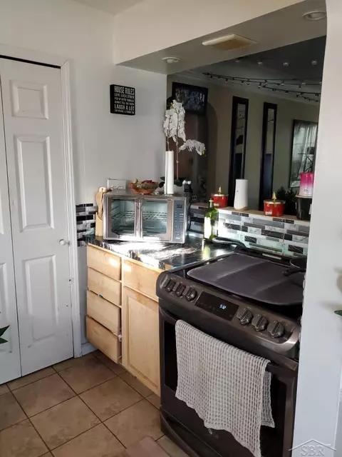Kitchen - 8839 Canyon, Grosse Pointe, MI 48236 photo 2 of 4