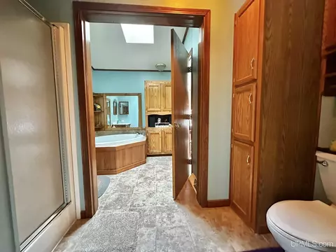 933 E Hoadley, Kingsford, MI 49802 photo 9