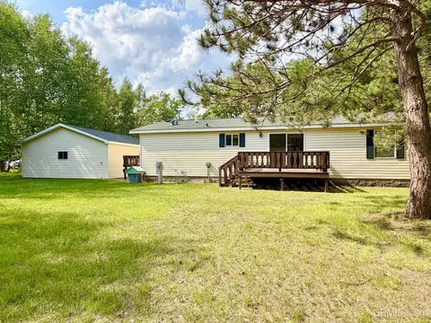 933 E Hoadley, Kingsford, MI 49802 photo 13