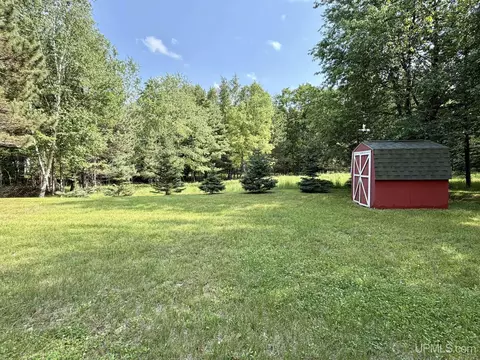 933 E Hoadley, Kingsford, MI 49802 photo 12