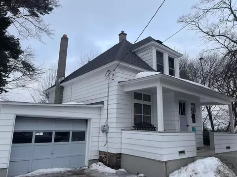 318 W W Park, Marquette, MI 49855