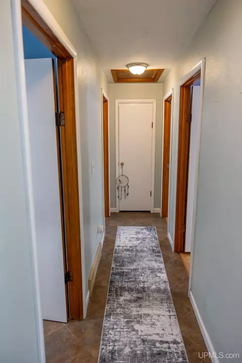 Entry Way - 125 Lawrence, Ishpeming, MI 49849 photo 2 of 2