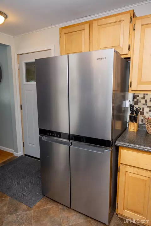 Kitchen - 125 Lawrence, Ishpeming, MI 49849 photo 5 of 9
