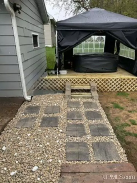 Exterior - 125 Lawrence, Ishpeming, MI 49849 photo 4 of 7
