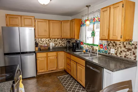 Kitchen - 125 Lawrence, Ishpeming, MI 49849 photo 2 of 9