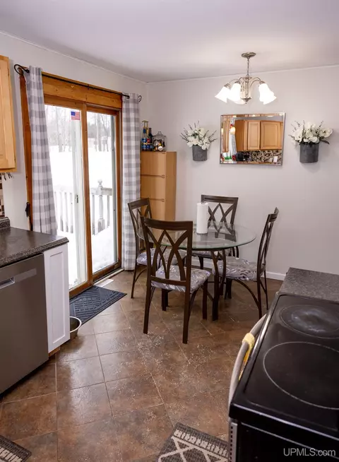 Dining - 125 Lawrence, Ishpeming, MI 49849 photo 3 of 4