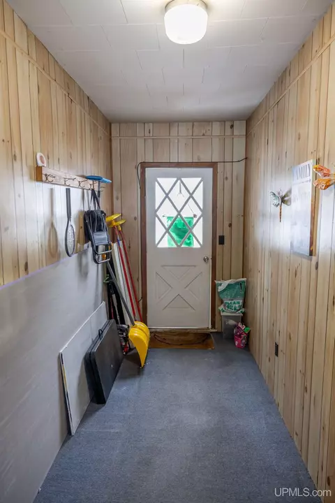 Entry Way - 125 Lawrence, Ishpeming, MI 49849 photo 1 of 2