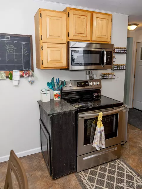 Kitchen - 125 Lawrence, Ishpeming, MI 49849 photo 6 of 9