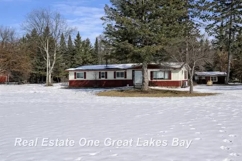3625 Mckinley, Mio, MI 48647