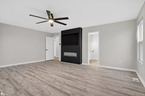 Living - 9111 Copper Rdg, Davison, MI 48423 photo 7 of 8