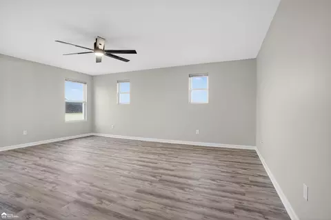 Living - 9111 Copper Rdg, Davison, MI 48423 photo 4 of 8