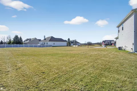 Exterior - 9111 Copper Rdg, Davison, MI 48423 photo 7 of 8
