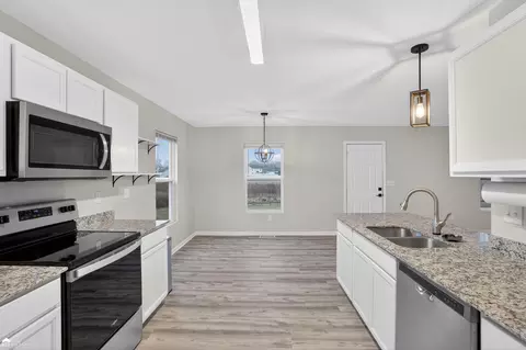 Kitchen - 9111 Copper Rdg, Davison, MI 48423 photo 3 of 7