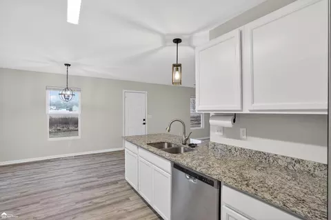 Kitchen - 9111 Copper Rdg, Davison, MI 48423 photo 4 of 7
