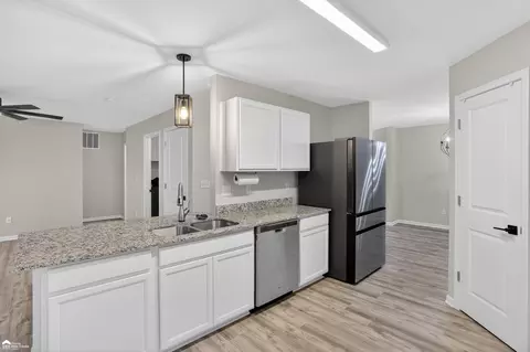 Kitchen - 9111 Copper Rdg, Davison, MI 48423 photo 5 of 7