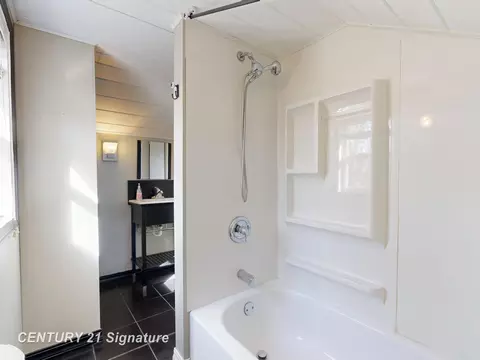 Bath - 314 Myrtle, Flushing, MI 48433 photo 8 of 14