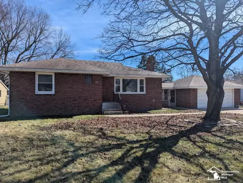 1954 Vivian, Monroe, MI 48162 photo 2