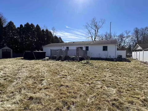 Exterior - 905 Exchange, Owosso, MI 48867 photo 4 of 4