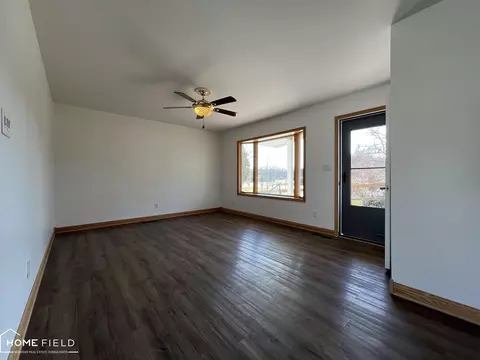 Living - 905 Exchange, Owosso, MI 48867 photo 3 of 3