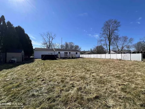 Exterior - 905 Exchange, Owosso, MI 48867 photo 3 of 4