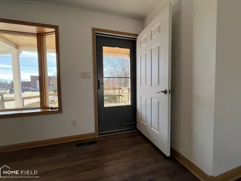 Entry Way - 905 Exchange, Owosso, MI 48867 photo 1 of 1