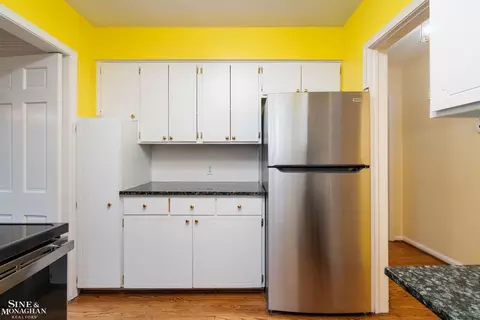 Kitchen - 47 Cranford, Grosse Pointe, MI 48230 photo 2 of 3