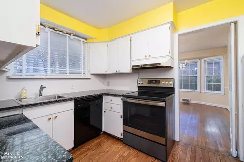 Kitchen - 47 Cranford, Grosse Pointe, MI 48230 photo 3 of 3