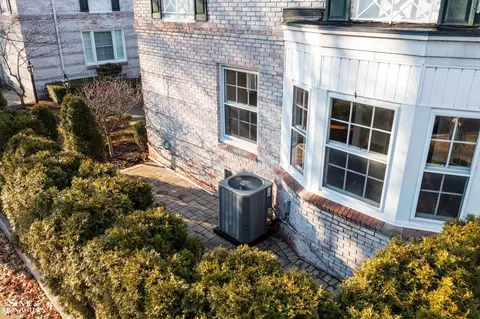 Exterior - 47 Cranford, Grosse Pointe, MI 48230 photo 7 of 10