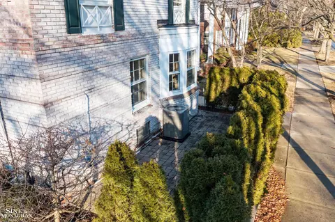 Exterior - 47 Cranford, Grosse Pointe, MI 48230 photo 8 of 10