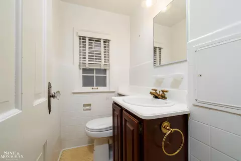 Bath - 47 Cranford, Grosse Pointe, MI 48230 photo 1 of 4