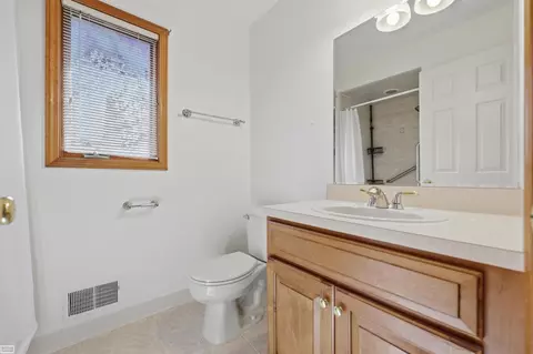 Bath - 50988 Shenandoah, Macomb, MI 48044 photo 2 of 5
