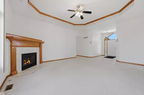 Living - 50988 Shenandoah, Macomb, MI 48044 photo 2 of 3