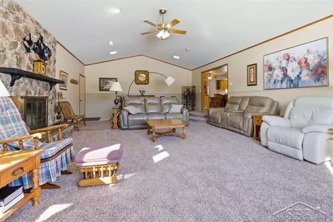 Living - 4339 N Fordney, Hemlock, MI 48626 photo 3 of 3