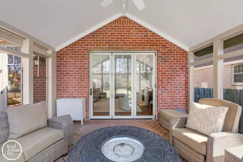 Exterior - 577 Washington, Grosse Pointe, MI 48230 photo 9 of 23