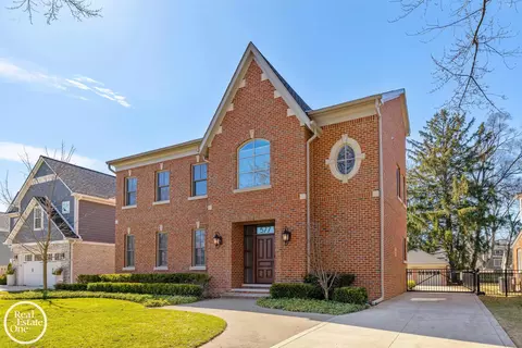 Exterior - 577 Washington, Grosse Pointe, MI 48230 photo 3 of 23