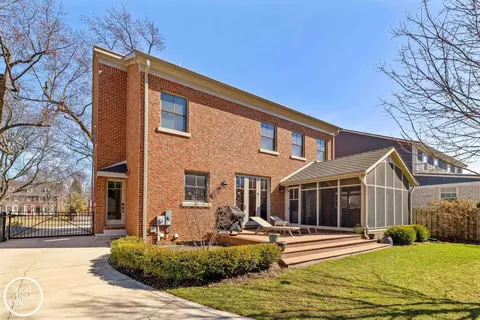 Exterior - 577 Washington, Grosse Pointe, MI 48230 photo 16 of 23