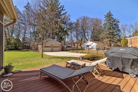 Exterior - 577 Washington, Grosse Pointe, MI 48230 photo 15 of 23