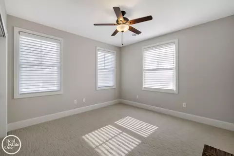 Bedroom - 577 Washington, Grosse Pointe, MI 48230 photo 5 of 8