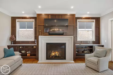 Living - 577 Washington, Grosse Pointe, MI 48230 photo 4 of 4