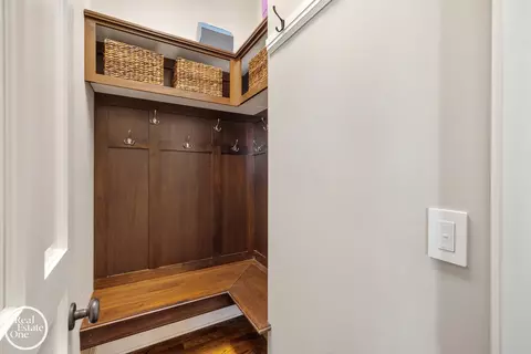 Entry Way - 577 Washington, Grosse Pointe, MI 48230 photo 10 of 10