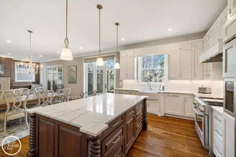 Kitchen - 577 Washington, Grosse Pointe, MI 48230 photo 2 of 10
