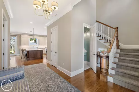 Entry Way - 577 Washington, Grosse Pointe, MI 48230 photo 3 of 10