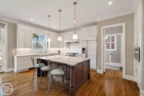 Kitchen - 577 Washington, Grosse Pointe, MI 48230 photo 1 of 10