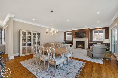 Dining - 577 Washington, Grosse Pointe, MI 48230 photo 2 of 3