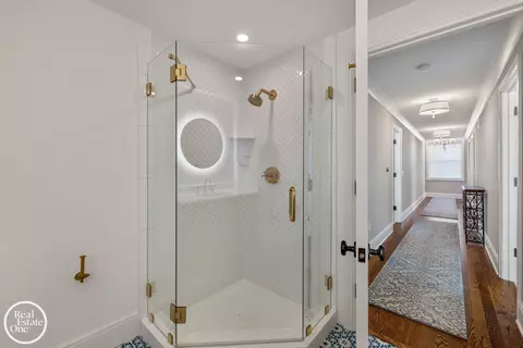 Entry Way - 577 Washington, Grosse Pointe, MI 48230 photo 9 of 10