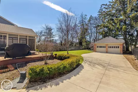 Exterior - 577 Washington, Grosse Pointe, MI 48230 photo 20 of 23